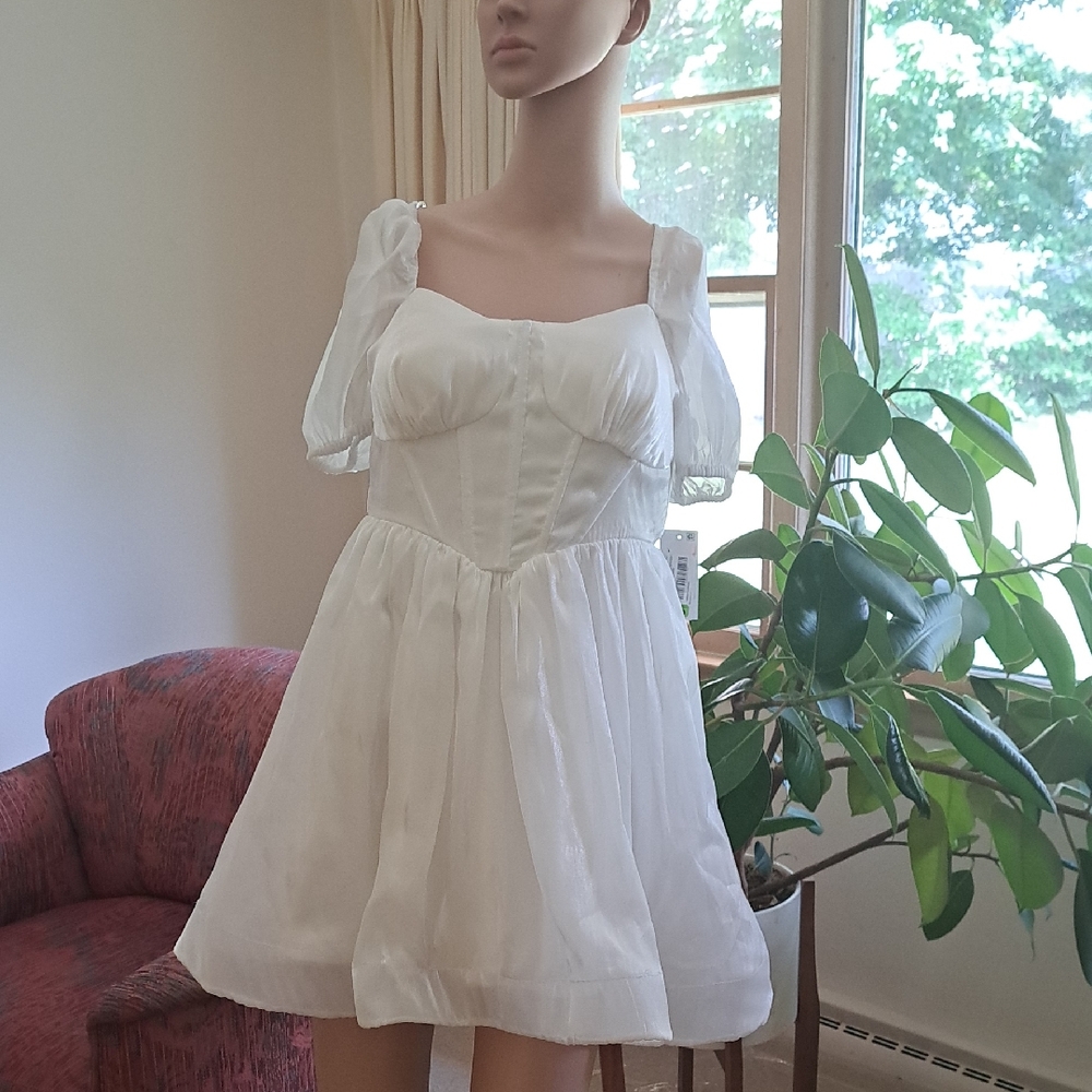 Dear MoonElegant White Puff Sleeve Dress 3